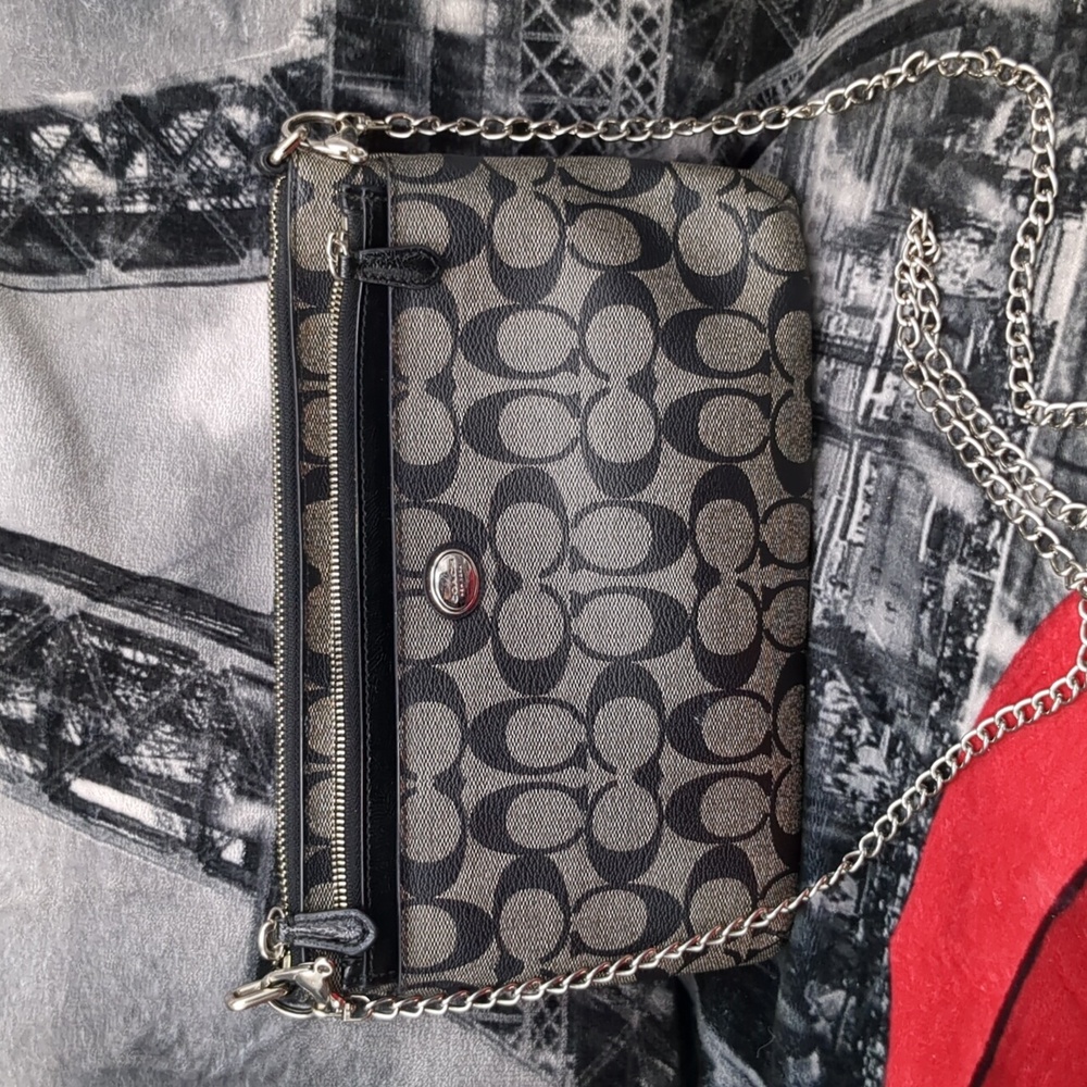 Coach canvas bag with removable pouch - Picture 3 of 16